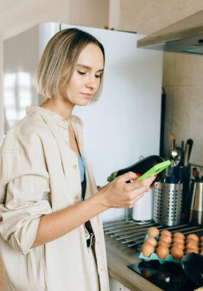Lady holding phone